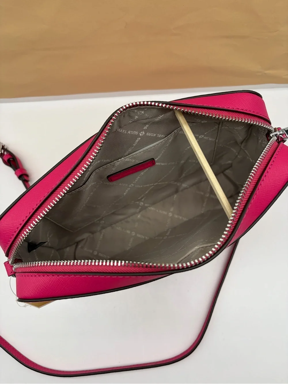 Michael Kors Jet Set EW Crossbody Bag Dragonfruit